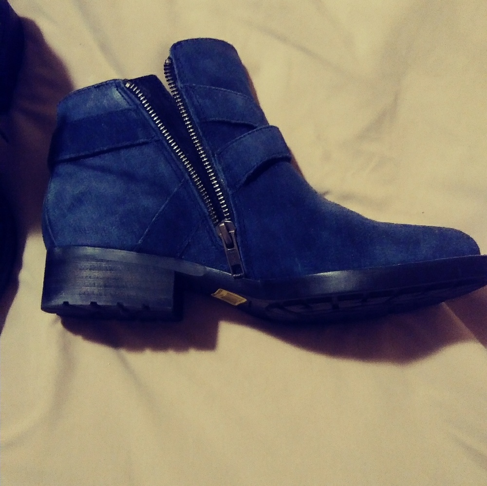 Born blue suede boots